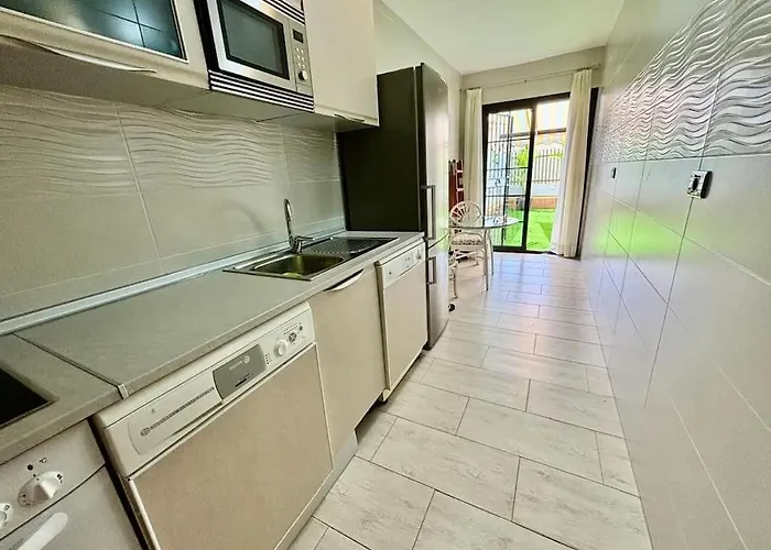 Encantador El Duque 아데제